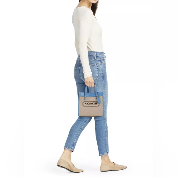 NWT Coach Field Tote 22 Bag in Brass/Natural Canvas/Pool Refined Calf Leather - Picture 8 of 12